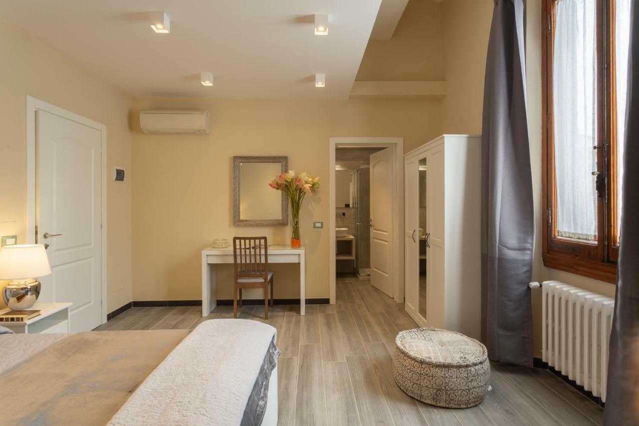 Le Stanze Di Carla! Bagno Privato, Cucina In Comune Florens Exteriör bild